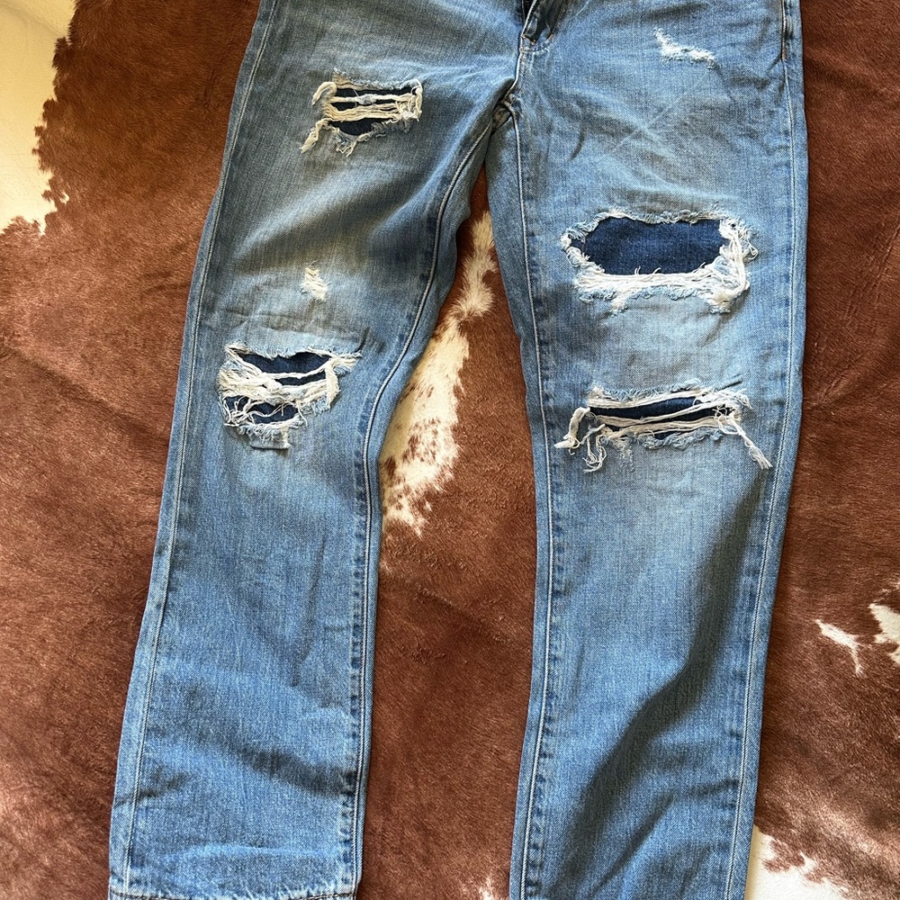Women’s Distressed Blue Jeans